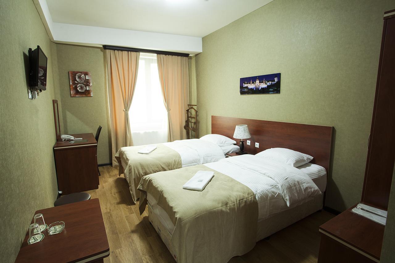 Lords Hotel Tbilisi Exterior foto