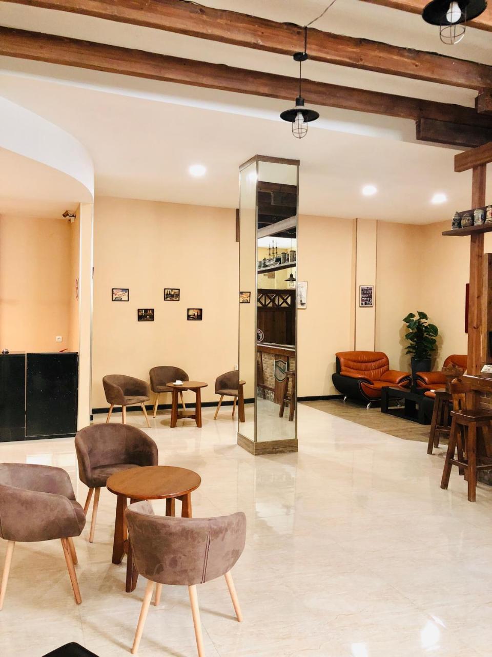 Lords Hotel Tbilisi Exterior foto